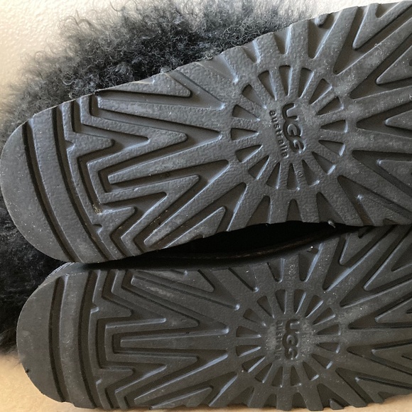 UGG CLASSIC SHORT MONGOLIAN CUFF FUR SHEEPSKIN BOOTS BLACK SIZE 8 - Picture 8 of 16